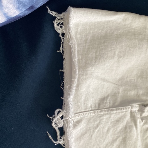 Denim-white mini skirt. Gap. Worn twice. 26 regular - Picture 2 of 5